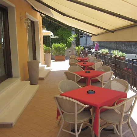 Otel Benacus 2*