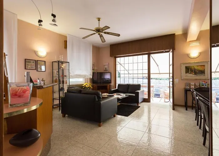 ホテル Benacus 2*