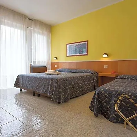 Hotel Benacus 2*